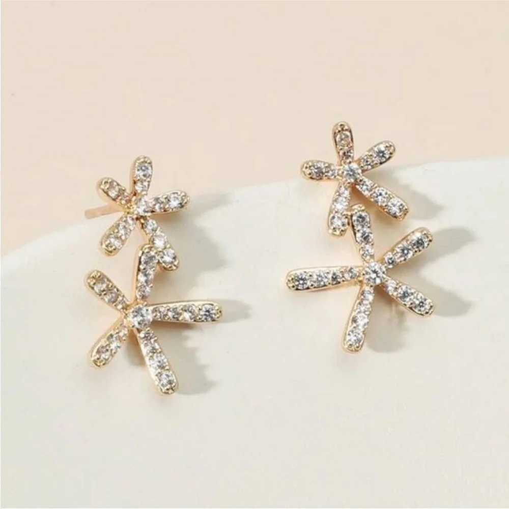 NWOT Mayberry Gold Flower Post Earrings